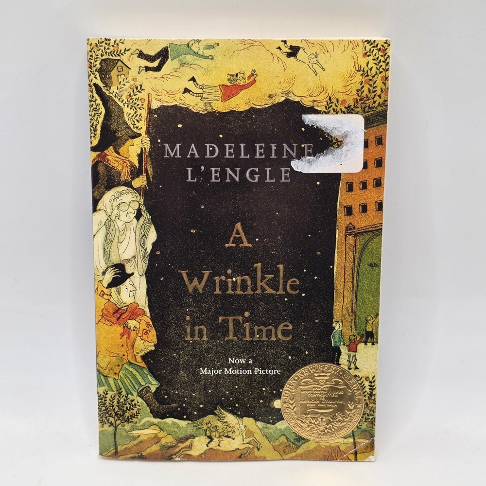 Madeleine L'Engle A Wrinkle in Time Paperback Newbery Medal Sci-Fi Fantasy Book